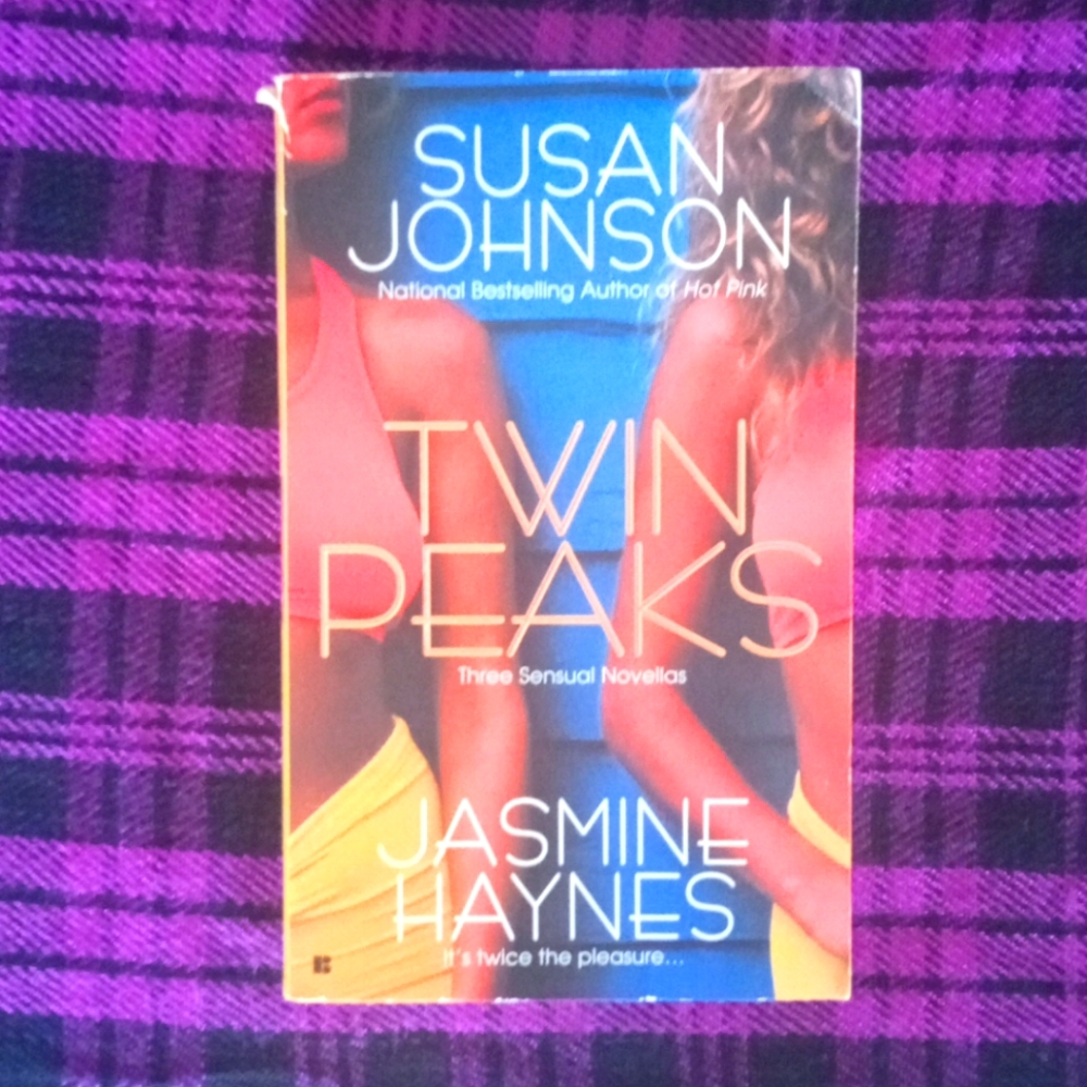 Twin peaks soft cover book.